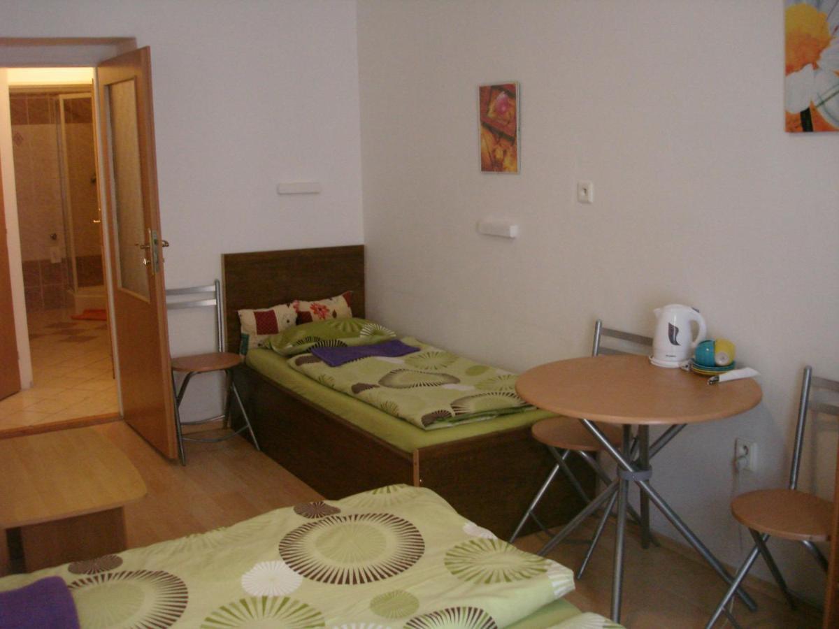 Easy Journey Apartments Praha Bagian luar foto